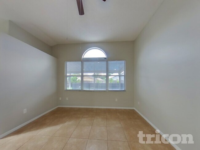 Foto del edificio - 8931 Southbay Dr