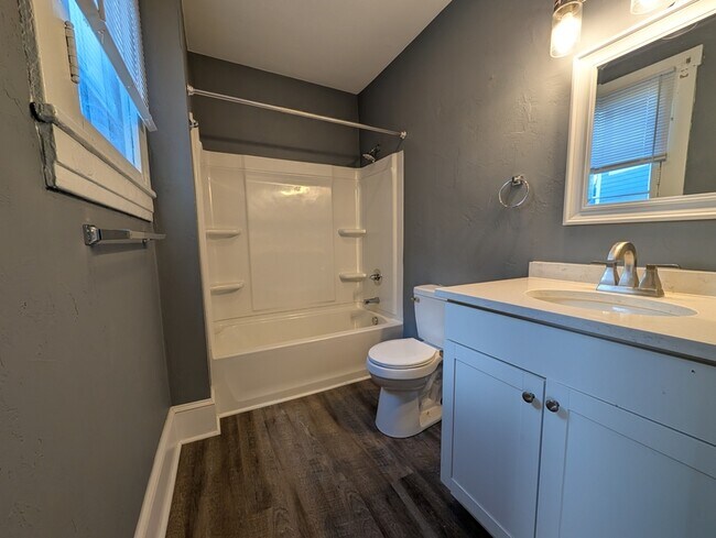 Foto del edificio - 1017 Ferdinand Ave SW