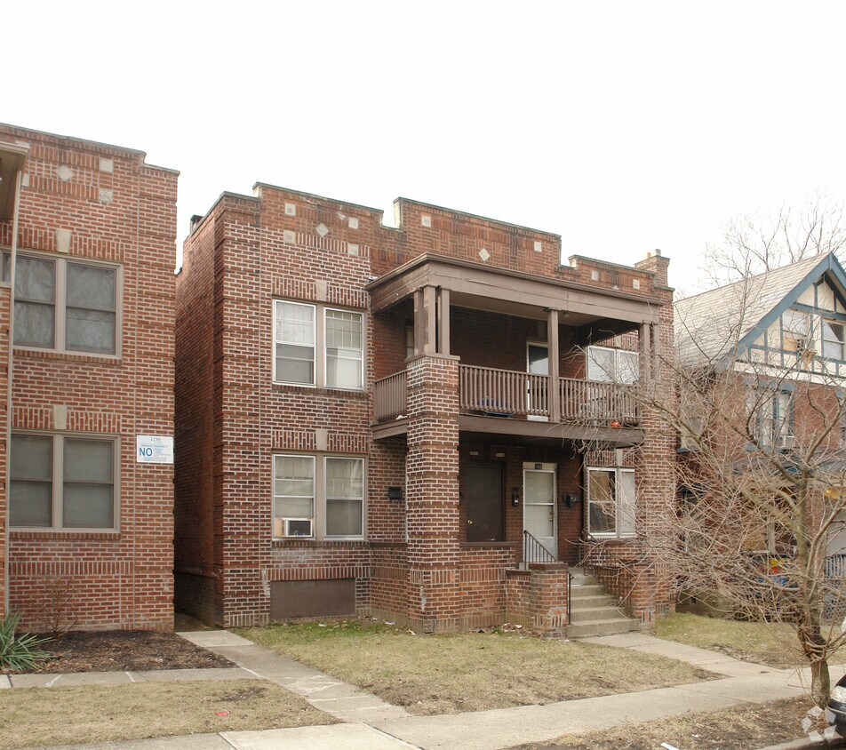 Foto del edificio - 381-383 Chittenden Ave