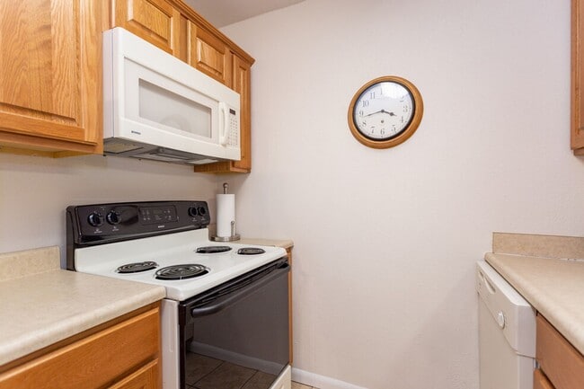 Building Photo - Lakeview Apartments
