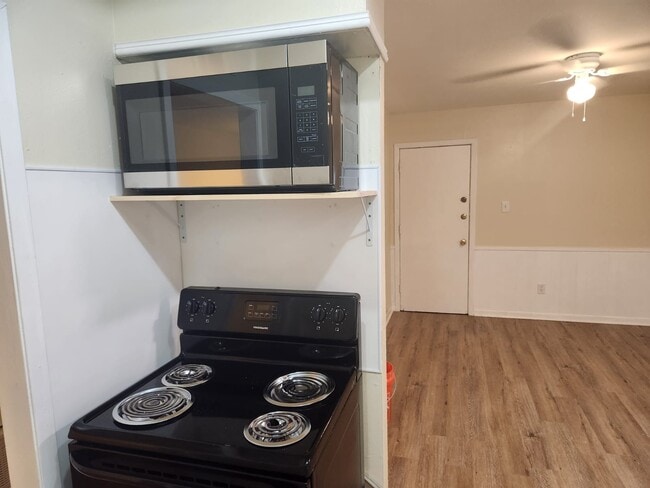 Building Photo - 615 S 1st St