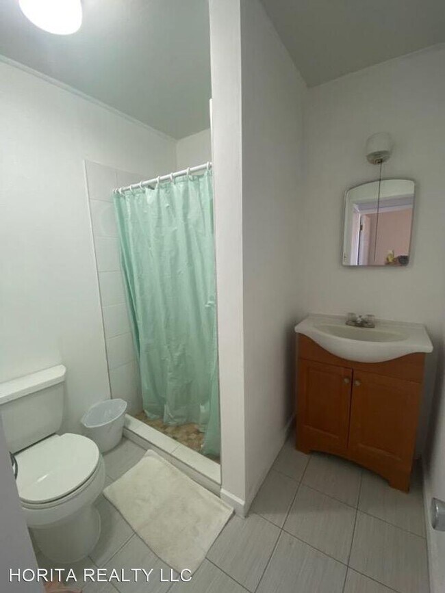 Building Photo - 2 br, 1 bath House - 931 Coolidge St. #205
