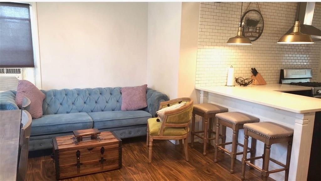 Building Photo - 124 Prentice Ave