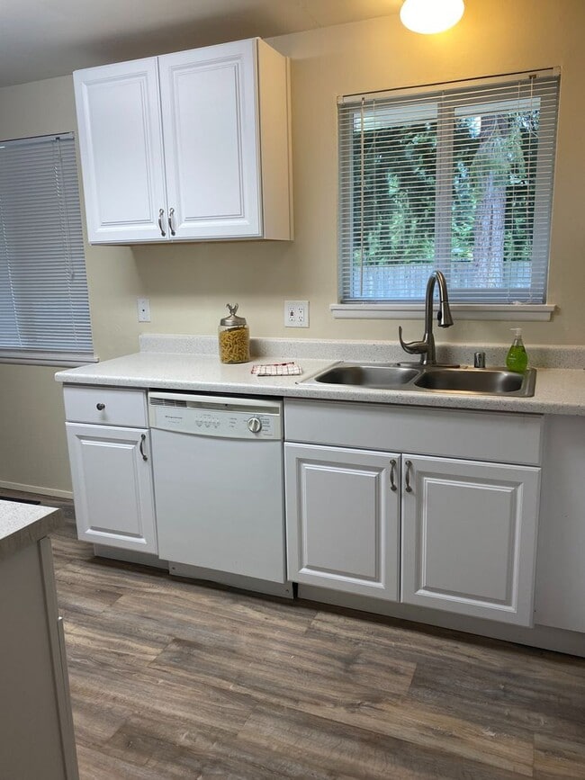 Foto del edificio - Updated 3 Bedroom 1 Bath home in Tacoma
