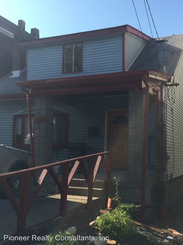 Primary Photo - 1128 Woodbourne Ave