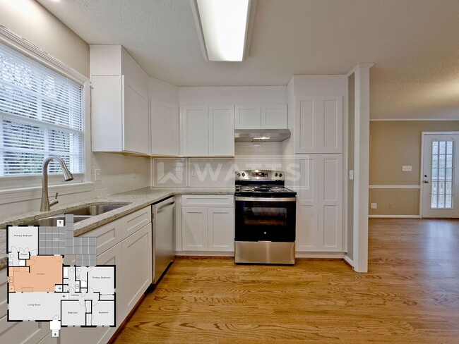 Building Photo - Great 4 Bedroom Split-Level Home in Heart of Hoover