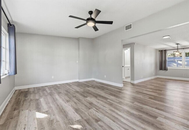 Foto del edificio - 7198 121st Way N