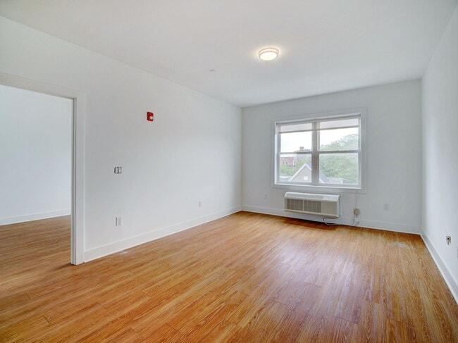 Building Photo - 429 Bergen Ave