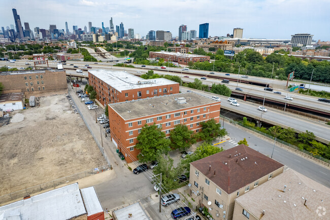 Aerial Photo - 2738 S Wentworth Ave