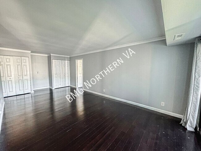 Foto del edificio - 3100 S Manchester St