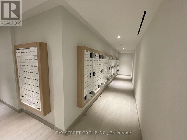 Photo du bâtiment - 1 Fairview Rd E