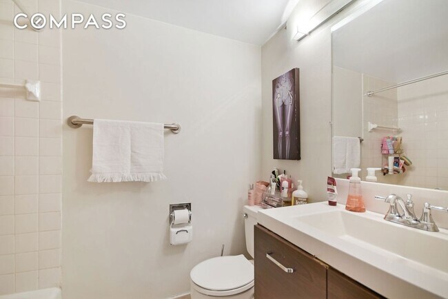 Foto del edificio - 350 E 62nd St