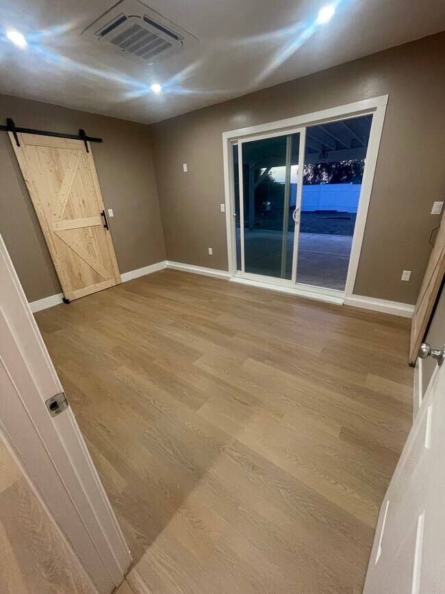 Building Photo - 7571 Frazer Dr
