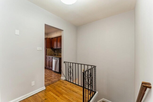 Foto del edificio - 103-28 115th St