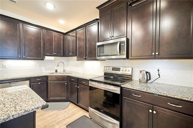 Foto del edificio - 4315 Broad Hill Dr