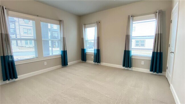 Foto del edificio - 1040 Knoxboro Ln