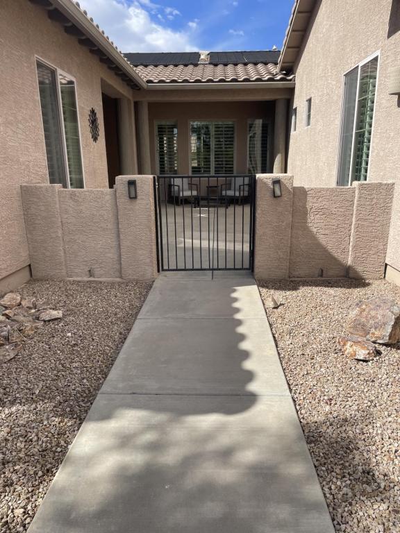 Building Photo - 9649 S San Esteban Dr