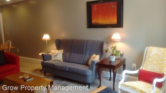 Foto del edificio - 3 br, 1 bath House - 927 Dudley St