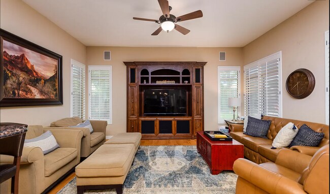 Building Photo - 16043 S 27th Pl