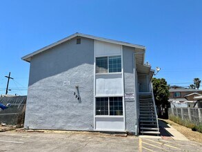 Building Photo - 324 Zenith St