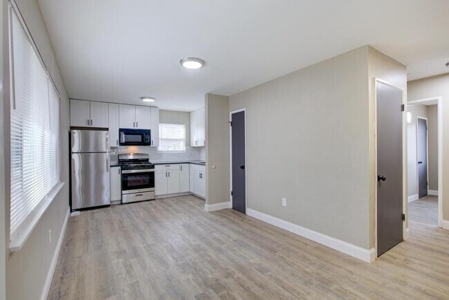 Building Photo - 675 Pimlico Dr