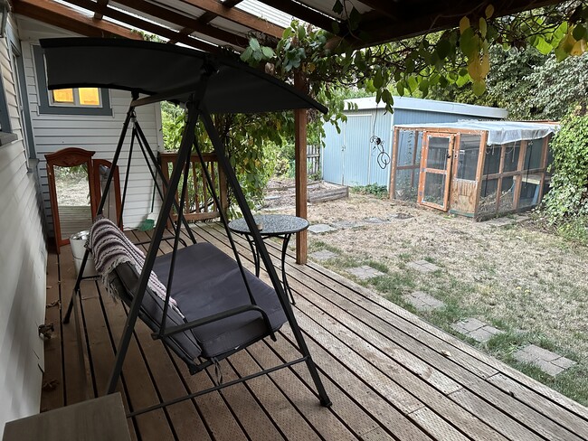 Building Photo - 5322 NE 11th Ave