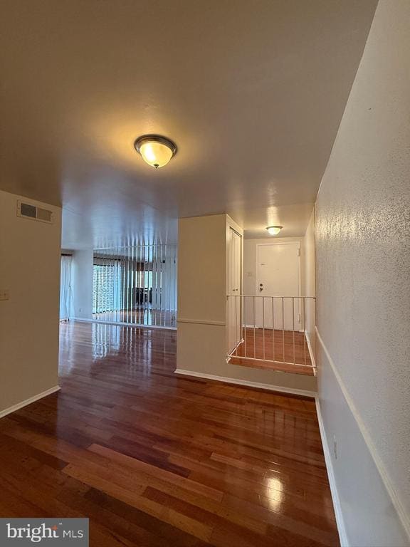 Foto del edificio - 11214 Cherry Hill Rd