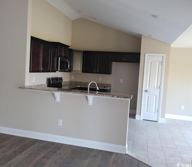 Building Photo - 210 Fishburn Dr