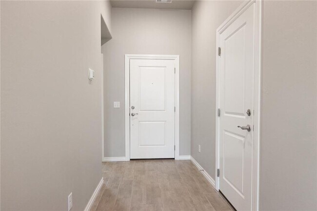 Foto del edificio - LUXURY NEW 3 Bedroom 2 Bathroom Home in Piedmont Schools (Neighborhood Park and Basketball court)