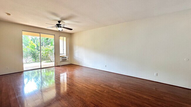 Foto del edificio - SPACIOUS TOWNHOUSE 2 BED/2 BATH/2 PRKG, Wa...