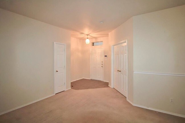 Building Photo - 7912 Mirror Rock Ln
