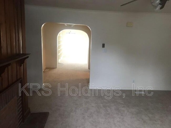 Foto del edificio - 211 Maycox Ave