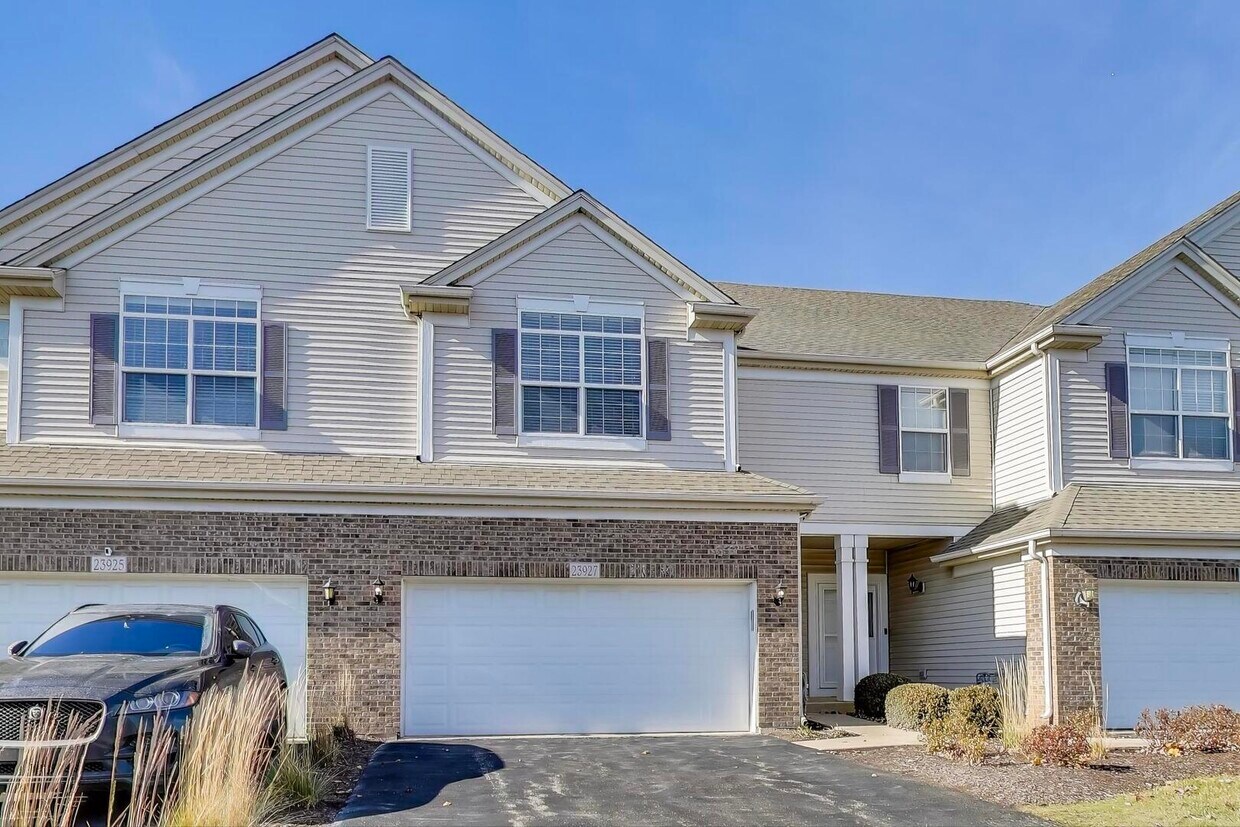 Foto principal - 23927 McMullin Cir