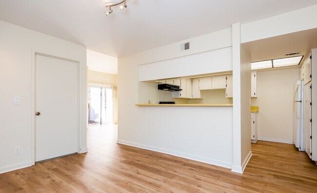 Foto del edificio - Comfortable Campbell Living w/ Garage, A/C & Outdoor Space