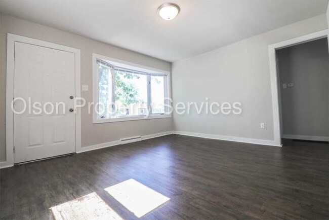 Building Photo - 6833 Woodmar Ave