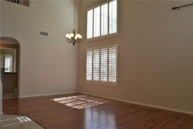 Building Photo - 6332 Franklin Vista Dr