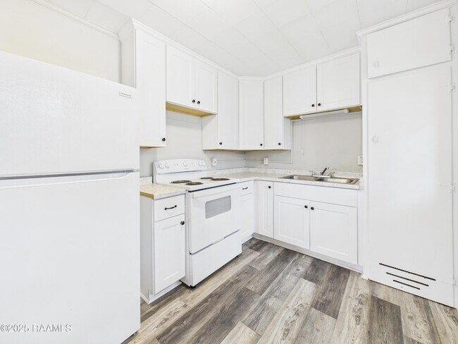 Foto del edificio - 906 Center St