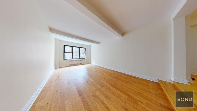 Building Photo - 141 E 56th St