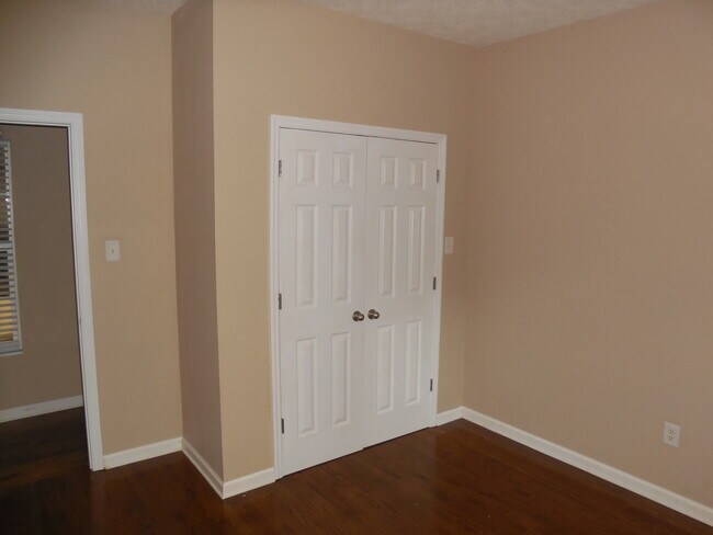 Foto del edificio - 126 Glenwood Dr