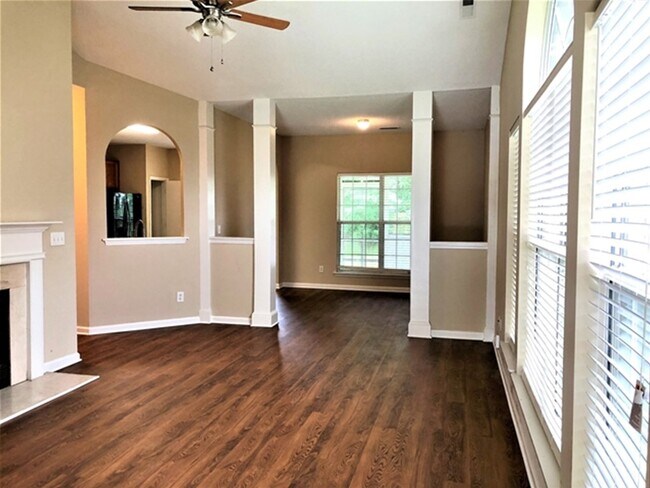 Building Photo - 6688 Bent Creek Dr