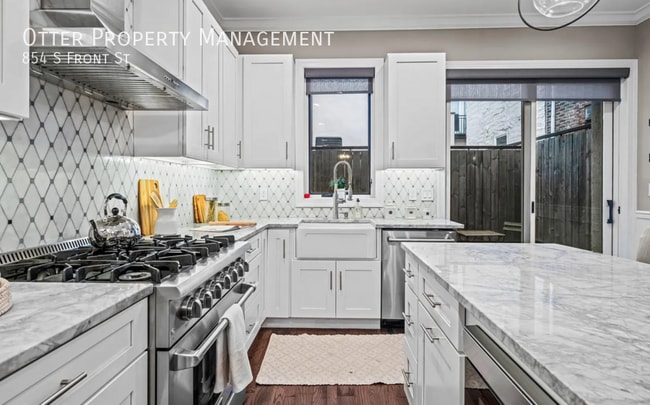 Photo - 854 S Front St House