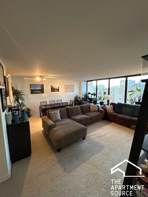 Foto del edificio - 2800 N Lake Shore Dr