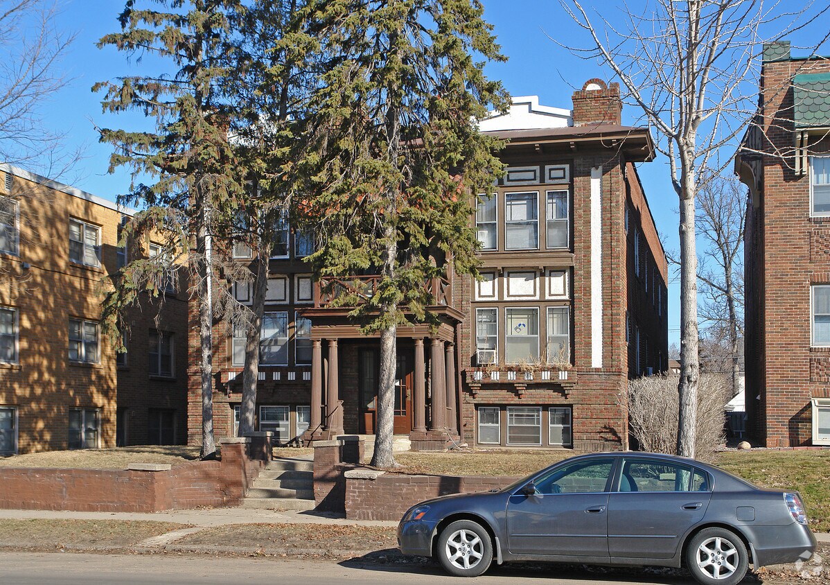 1891 Grand Ave, Saint Paul, MN 55105 Apartments in Saint Paul, MN