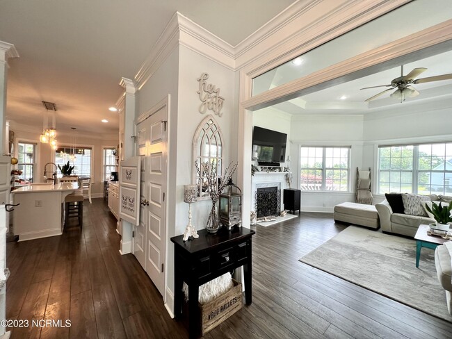 Building Photo - 100 Calcos Ct