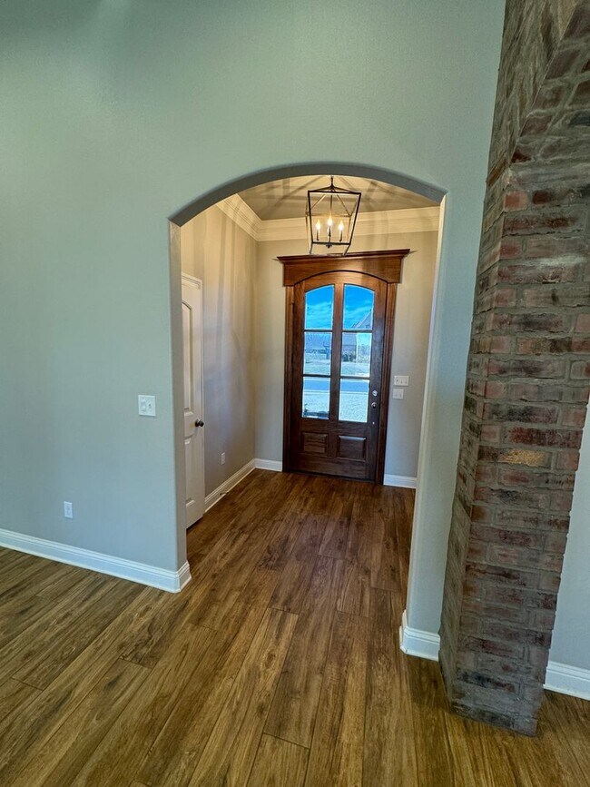 Building Photo - Gated Community close to Barksdale Air For...