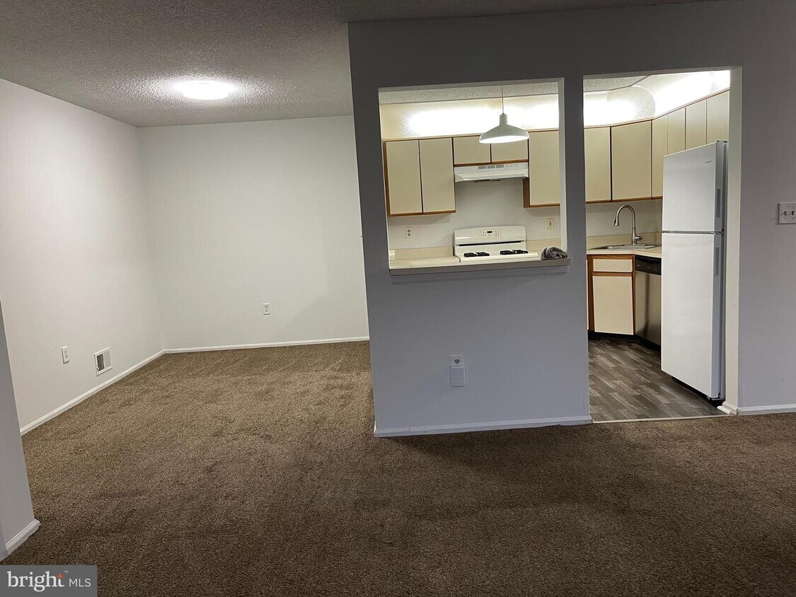 17 Joyner Ct, Trenton, NJ 08648 Apartment for Rent in Trenton, NJ