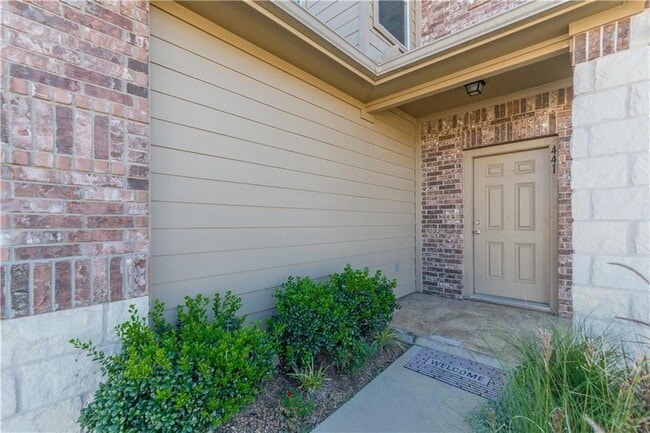 Building Photo - 441 Moulins Ln