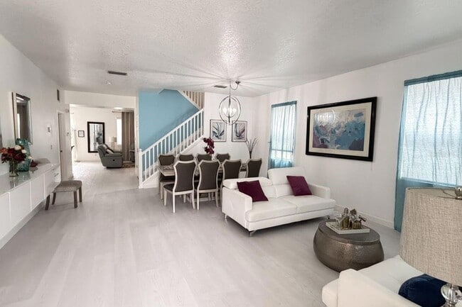 Photo - 645 Kettering Rd House