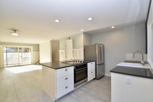 Foto del edificio - Pleasant Valley Condo with Recent Upgrades...