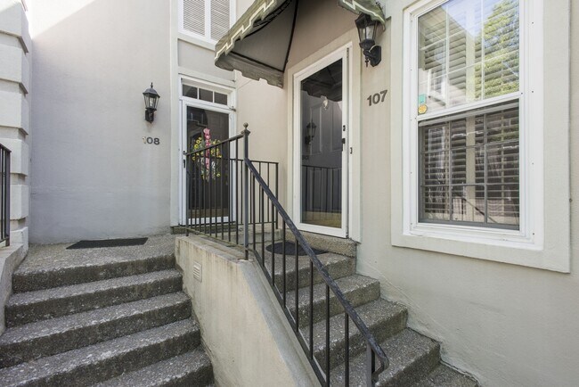 Foto del edificio - 107 St Charles Pl